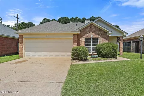 242 Commonwealth Ave, Brandon, MS 39047