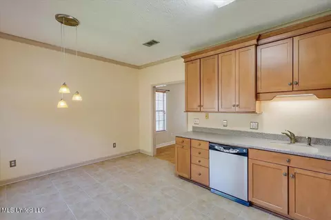 242 Commonwealth Ave, Brandon, MS 39047 photo 13