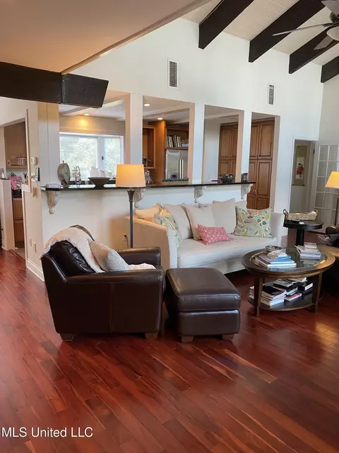 14104 W El Bonito Dr, Ocean Springs, MS 39564