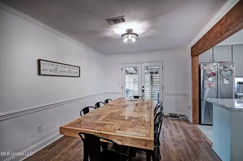 Dining - 215 Moss Valley Dr, Brandon, MS 39042 photo 1 of 1
