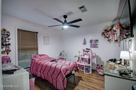Bedroom - 215 Moss Valley Dr, Brandon, MS 39042 photo 1 of 5