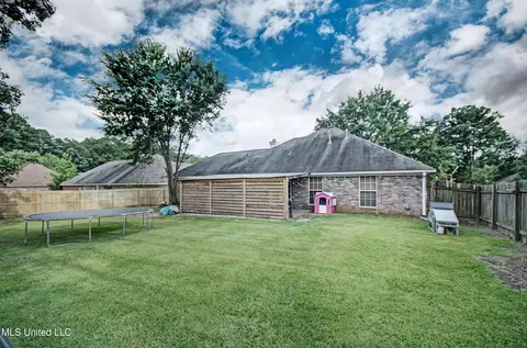 Exterior - 215 Moss Valley Dr, Brandon, MS 39042 photo 6 of 7