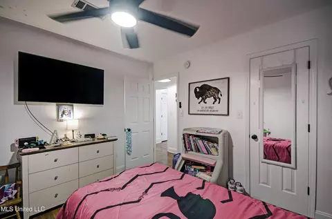 Bedroom - 215 Moss Valley Dr, Brandon, MS 39042 photo 2 of 5