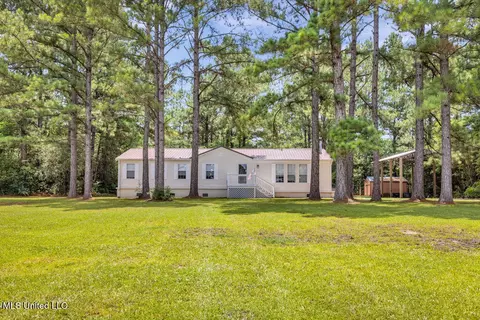20171 Gordon St, Saucier, MS 39574 photo 4