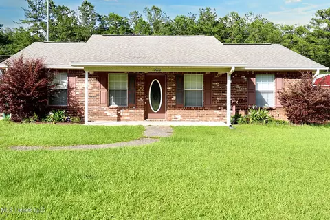 22020 Rayvan Ln, Kiln, MS 39556