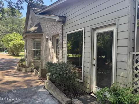 Exterior - 407 N Thunderbird Rd, Hernando, MS 38632 photo 9 of 10