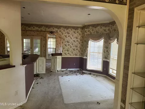 Living - 407 N Thunderbird Rd, Hernando, MS 38632 photo 2 of 3