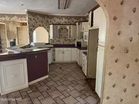 Kitchen - 407 N Thunderbird Rd, Hernando, MS 38632 photo 1 of 1