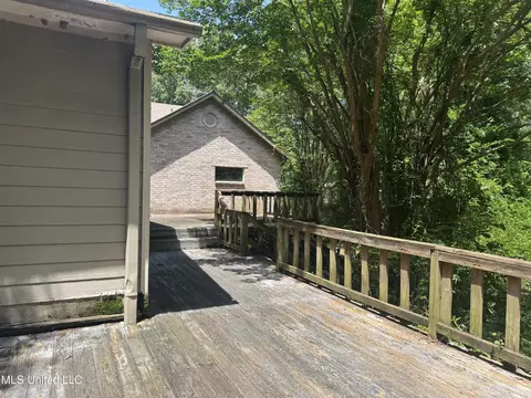 Exterior - 407 N Thunderbird Rd, Hernando, MS 38632 photo 5 of 10