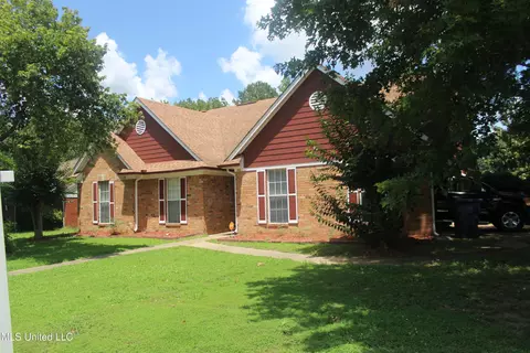 100 Roseleigh Cv, Batesville, MS 38606