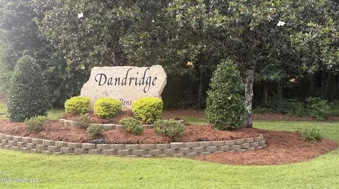 13 S Bridle Bnd, Hattiesburg, MS 39402