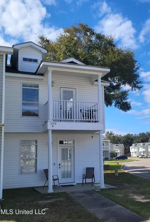 1270 Century Oaks Dr #A, Gulfport, MS 39507