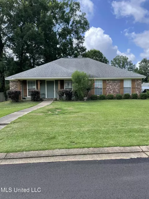 130 Eastwood Cir, Florence, MS 39073