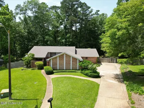 555 Rusk Dr, Brandon, MS 39047 photo 3