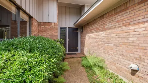 555 Rusk Dr, Brandon, MS 39047 photo 4