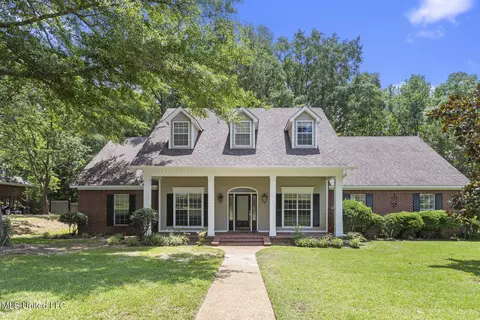52 Eastgate Dr, Brandon, MS 39042