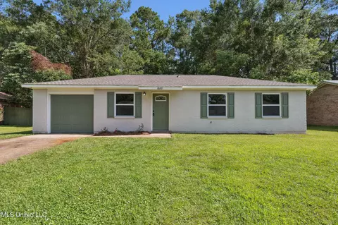 1620 Timber Lane Rd, Gautier, MS 39553
