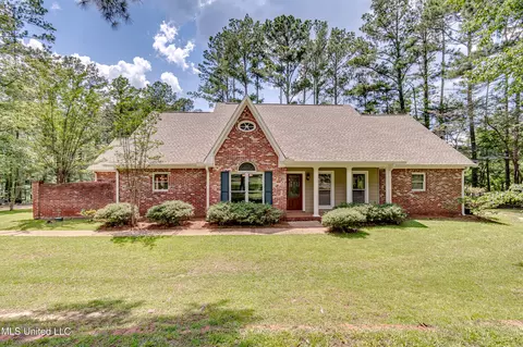 209 Lake Terrace Pl, Brandon, MS 39047