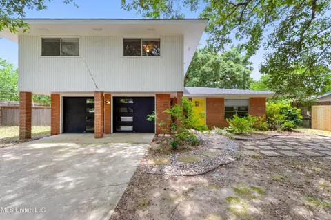 103 Palm Ave, Pass Christian, MS 39571