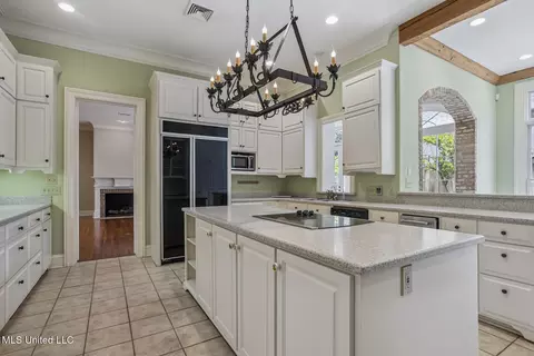 Kitchen - 1 Cypress Ln, Jackson, MS 39211 photo 2 of 6