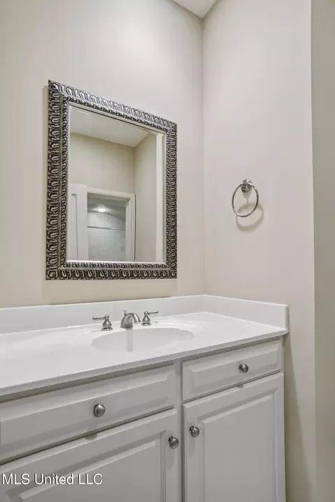Bath - 1 Cypress Ln, Jackson, MS 39211 photo 7 of 7