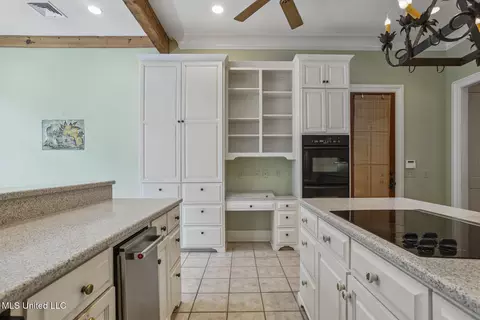 Kitchen - 1 Cypress Ln, Jackson, MS 39211 photo 6 of 6