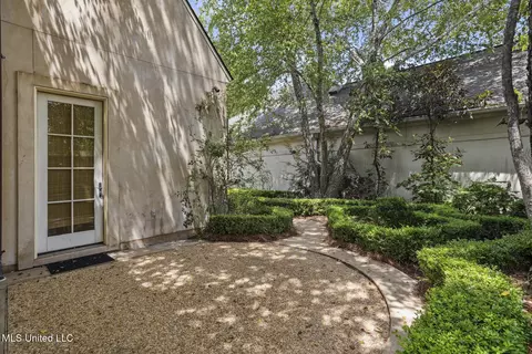 Exterior - 1 Cypress Ln, Jackson, MS 39211 photo 4 of 15