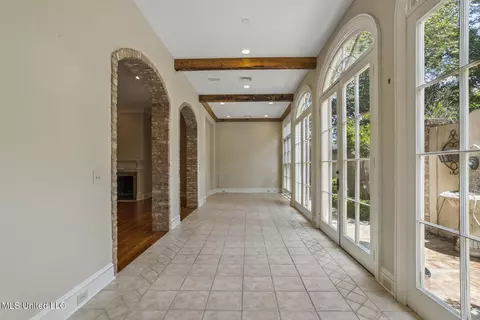 Entry Way - 1 Cypress Ln, Jackson, MS 39211 photo 4 of 5