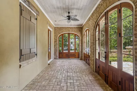 Exterior - 1 Cypress Ln, Jackson, MS 39211 photo 3 of 15