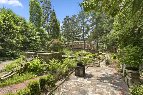 Exterior - 1 Cypress Ln, Jackson, MS 39211 photo 9 of 15