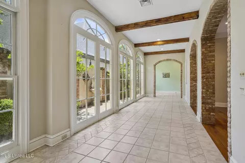 Entry Way - 1 Cypress Ln, Jackson, MS 39211 photo 3 of 5