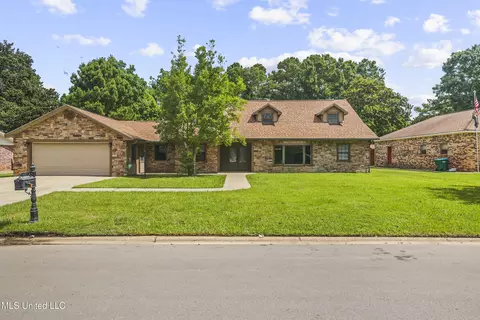 1400 Cotita Dr, Gautier, MS 39553