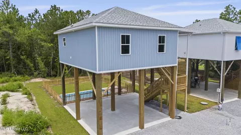 417 4th Ave, Pass Christian, MS 39571