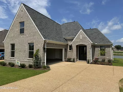3747 Roland Dr, Southaven, MS 38672