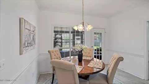 Dining - 107 Pavilion Dr, Brandon, MS 39042 photo 3 of 3