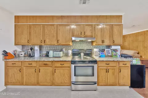 Kitchen - 112 Wolf Branch Rd, Perkinston, MS 39573 photo 2 of 3