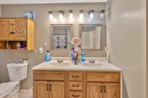 Bath - 112 Wolf Branch Rd, Perkinston, MS 39573 photo 2 of 3