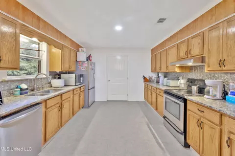 Kitchen - 112 Wolf Branch Rd, Perkinston, MS 39573 photo 1 of 3