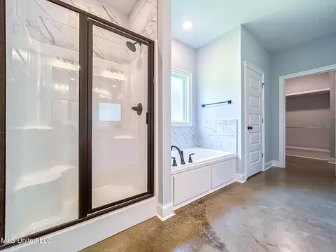 Bath - 960 Riverside Ln, Pearl, MS 39208 photo 2 of 3