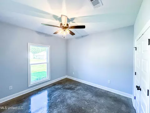 Bedroom - 960 Riverside Ln, Pearl, MS 39208 photo 5 of 5