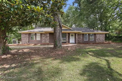1302 Old Vicksburg Rd, Clinton, MS 39056