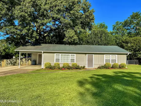 Exterior - 109 Circle Dr, Brandon, MS 39042 photo 2 of 4