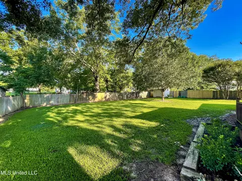 Exterior - 109 Circle Dr, Brandon, MS 39042 photo 3 of 4