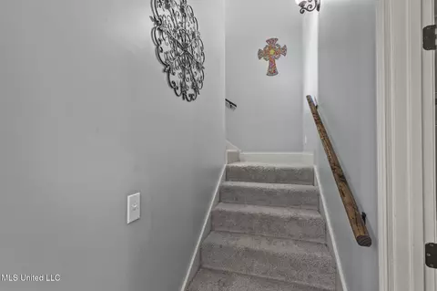 Entry Way - 208 Kitty Hawk Cir, Brandon, MS 39047 photo 5 of 6