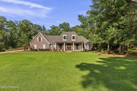 Exterior - 208 Kitty Hawk Cir, Brandon, MS 39047 photo 2 of 19