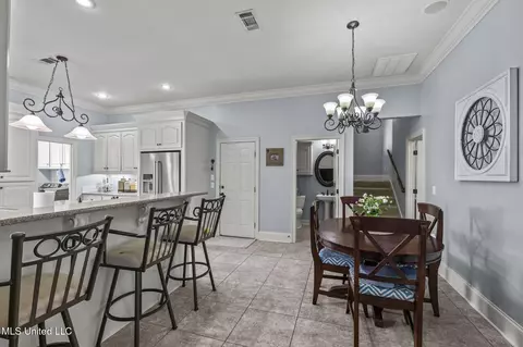 Dining - 208 Kitty Hawk Cir, Brandon, MS 39047 photo 3 of 5