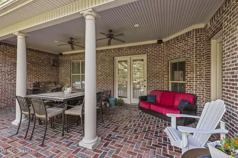 Exterior - 208 Kitty Hawk Cir, Brandon, MS 39047 photo 9 of 19