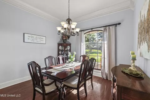 Dining - 208 Kitty Hawk Cir, Brandon, MS 39047 photo 2 of 5
