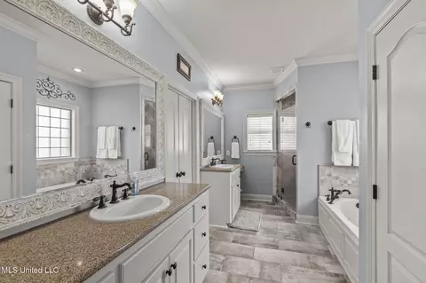 Bath - 208 Kitty Hawk Cir, Brandon, MS 39047 photo 1 of 6