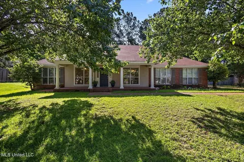 105 Dover Ct, Clinton, MS 39056